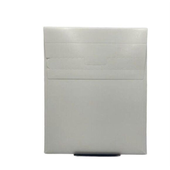 Amazon Basics Print-to-The-Edge Labels for Laser P - Picture 2 of 3